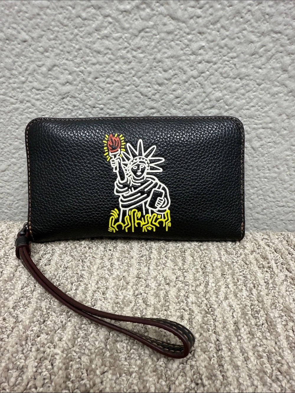 Rare Coach X Black Leather Keith Haring Wristlet Wallet Statue of Liberty